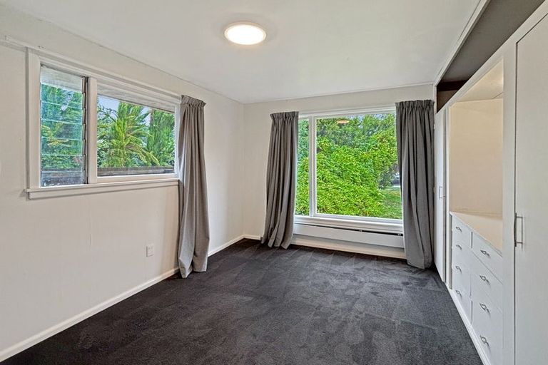 Photo of property in 416 Memorial Avenue, Burnside, Christchurch, 8053