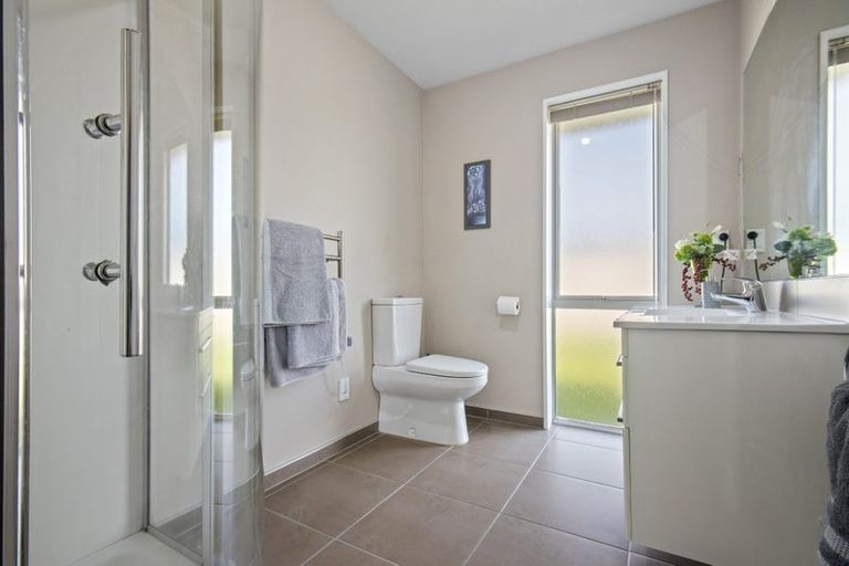 Photo of property in 33 Parklea Avenue, Halswell, Christchurch, 8025