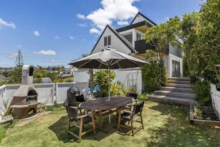Photo of property in 21a Monyash Road, Manly, Whangaparaoa, 0930
