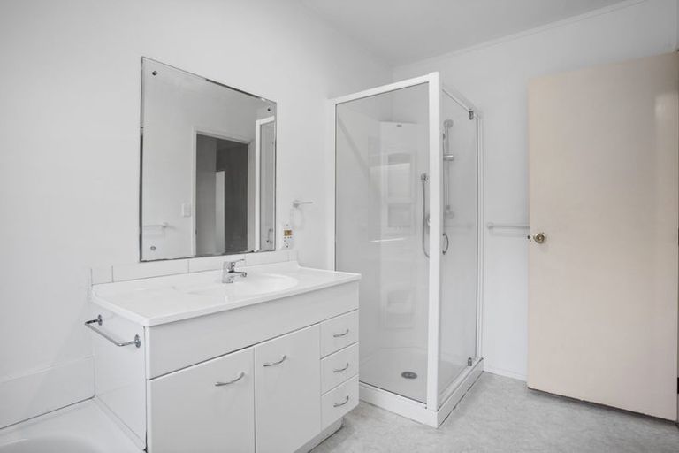 Photo of property in 2/79 Aberfeldy Avenue, Highland Park, Auckland, 2010