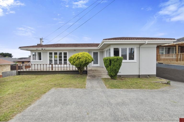 Photo of property in 68 Clevedon Road, Papakura, 2110