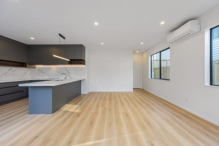 Photo of property in 7 Endurance Rise, Orewa, 0931