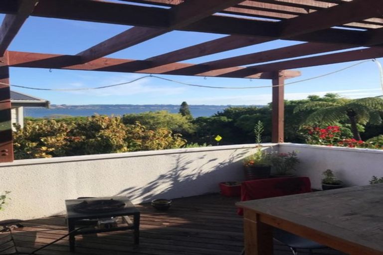 Photo of property in 12 Aquarius Drive, Kawaha Point, Rotorua, 3010