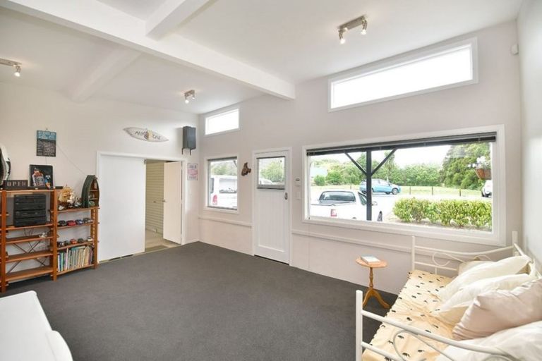 Photo of property in 1097 Kahikatea Flat Road, Waitoki, Kaukapakapa, 0871