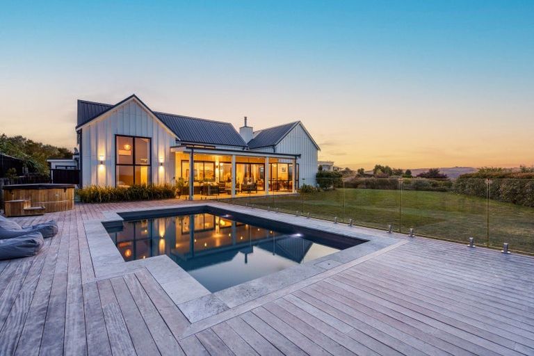 Photo of property in 20 Quarry Ridge, Poraiti, Napier, 4182