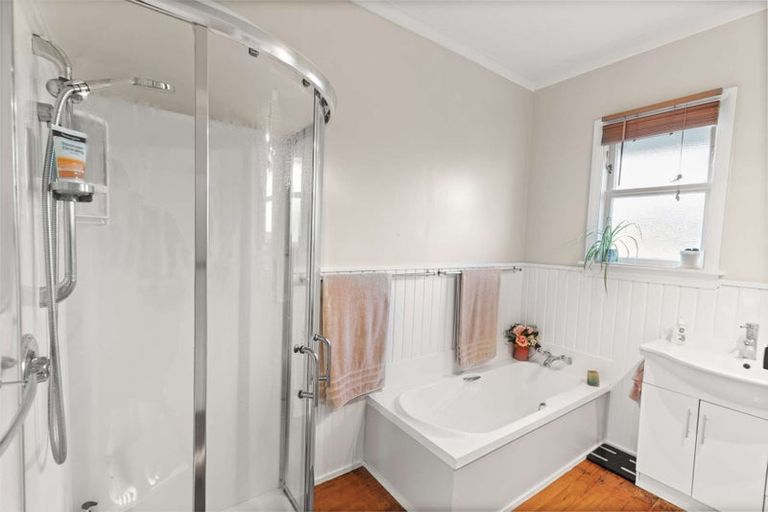 Photo of property in 33 Great North Road, Saint Johns Hill, Whanganui, 4501