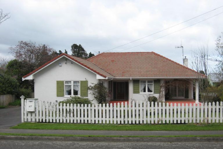 Photo of property in 47 Kawiu Road, Levin, 5510