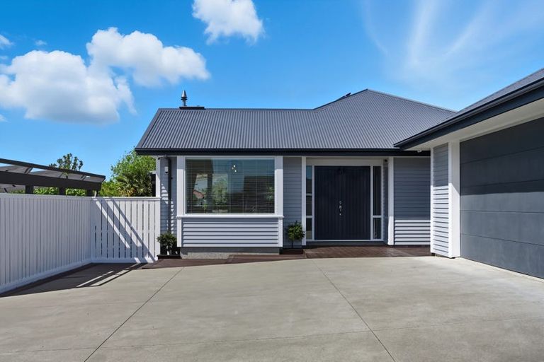 Photo of property in 112 Hills Road, Edgeware, Christchurch, 8013