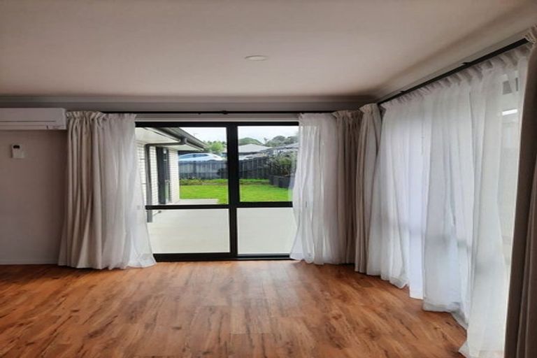 Photo of property in 13 Maui Place, Spotswood, New Plymouth, 4310