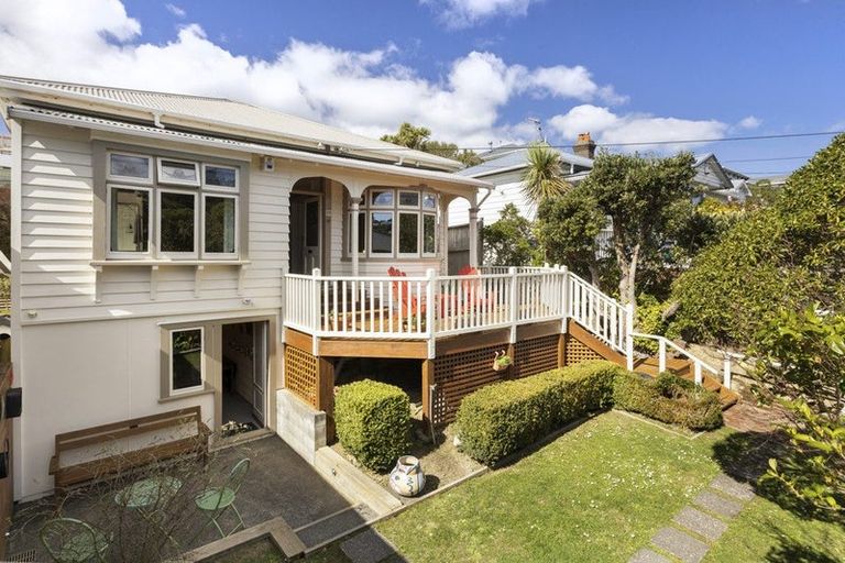 Photo of property in 33 Mckinley Crescent, Brooklyn, Wellington, 6021