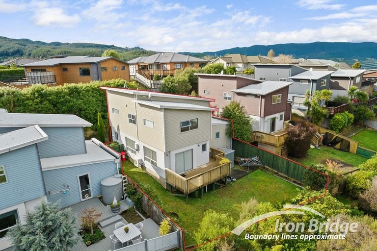 Photo of property in 82a Kirton Drive, Riverstone Terraces, Upper Hutt, 5018