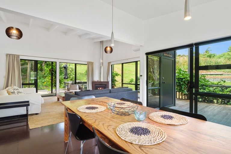 Photo of property in 51 Buckleton Road, Tawharanui Peninsula, Matakana, 0986