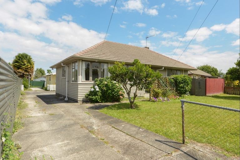 Photo of property in 30 Yeats Crescent, Fairfield, Hamilton, 3214