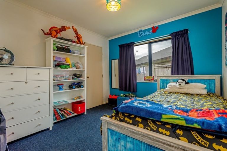 Photo of property in 5 Meridian Grove, Kelvin Grove, Palmerston North, 4414