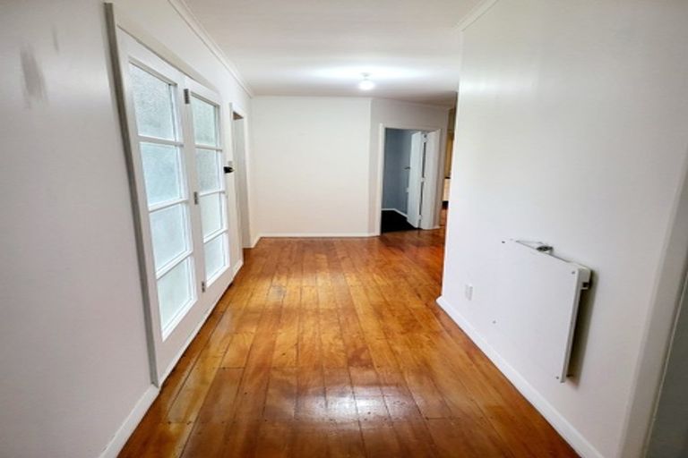 Photo of property in 44 Ruahine Street, Paraparaumu, 5032