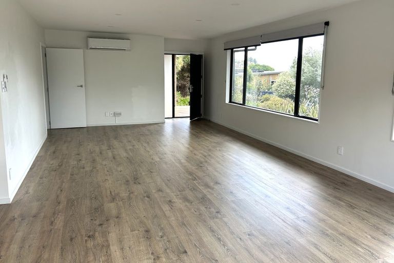 Photo of property in 49 Moncks Spur Road, Redcliffs, Christchurch, 8081