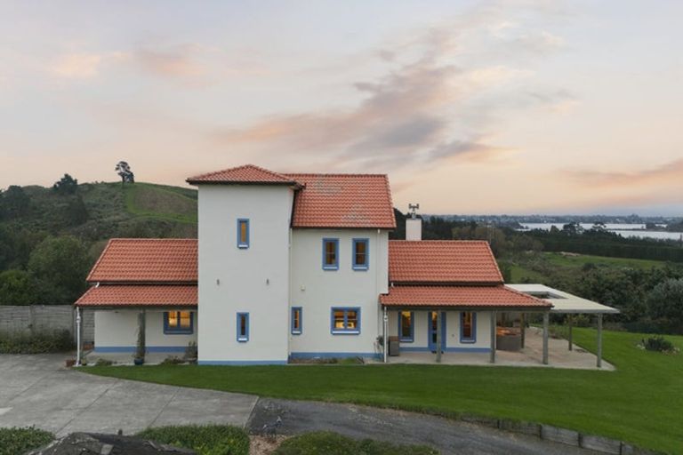 Photo of property in 1a Ngapeke Road, Welcome Bay, Tauranga, 3175