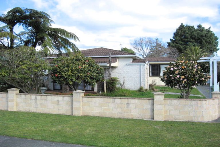 Photo of property in 7 Faulke Avenue, Wainuiomata, Lower Hutt, 5014