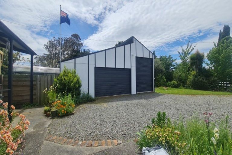 Photo of property in 27 Waitere Street, Marton, 4710