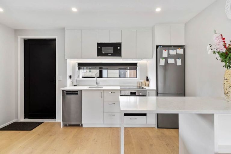 Photo of property in 2/5 Parson Lane, Papatoetoe, Auckland, 2025