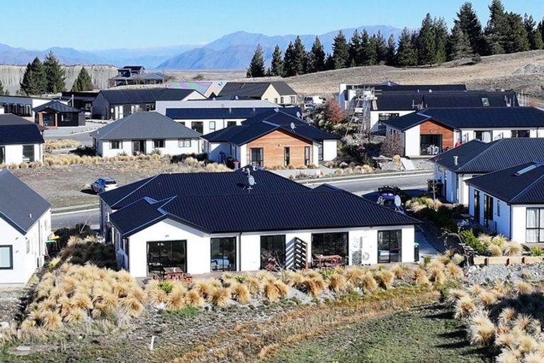Photo of property in 1 Edwards Lane, Lake Tekapo, 7999