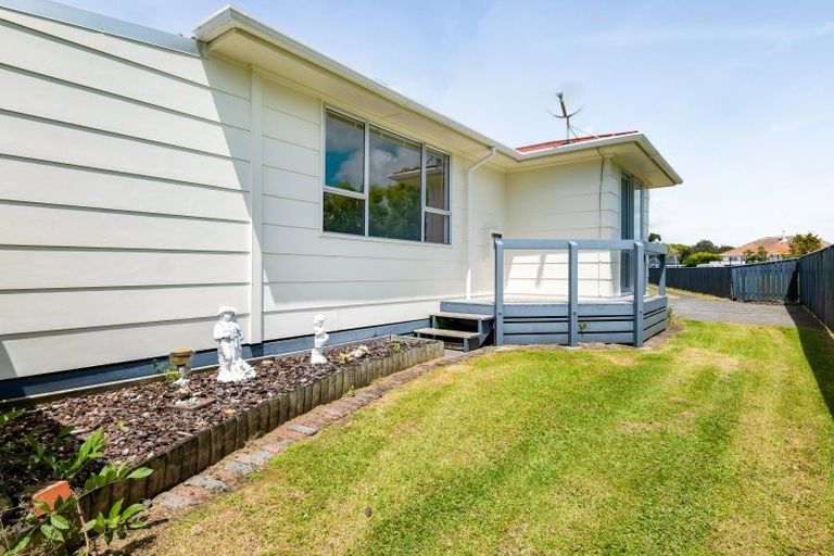 Photo of property in 80 Parris Street, Waitara, 4320