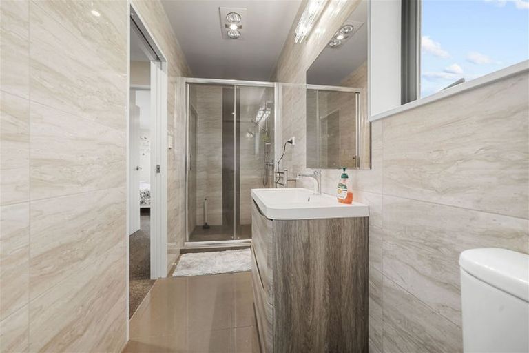 Photo of property in 23 Mckenzie Road, Mangere Bridge, Auckland, 2022