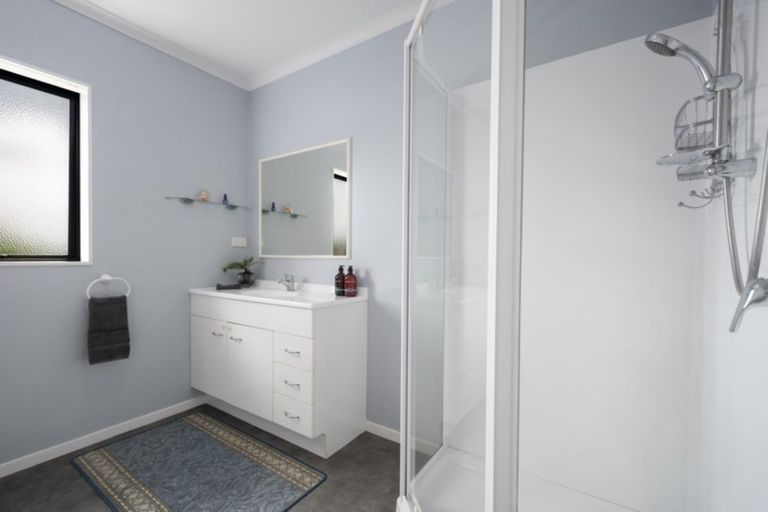 Photo of property in 72 Village Park Drive, Welcome Bay, Tauranga, 3112