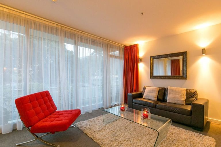 Photo of property in Montreaux, 164 The Terrace, Wellington Central, Wellington, 6011