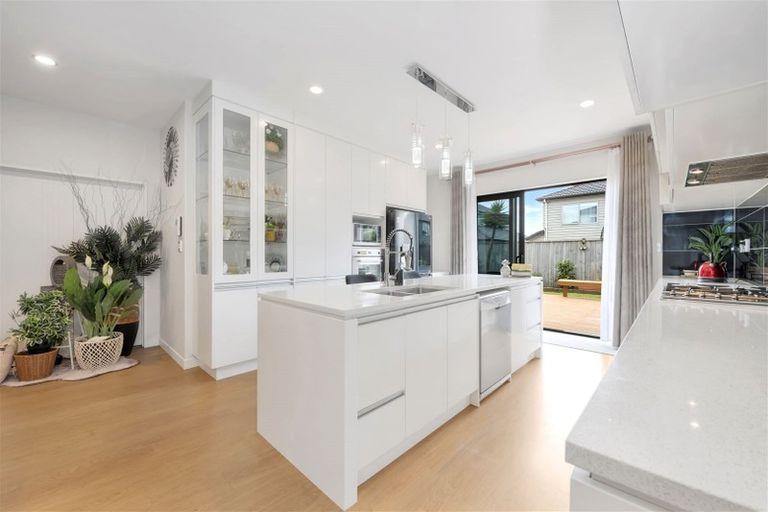 Photo of property in 16 Listack Drive, Flat Bush, Auckland, 2019