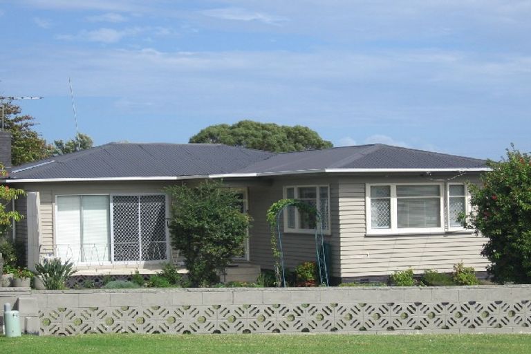 Photo of property in 17a Reeves Road, Pakuranga, Auckland, 2010