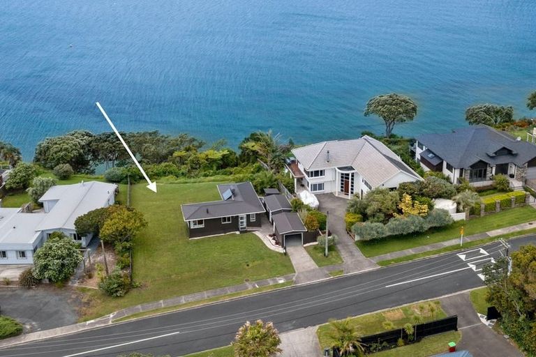 Photo of property in 97 Tiri Road, Tindalls Beach, Whangaparaoa, 0930