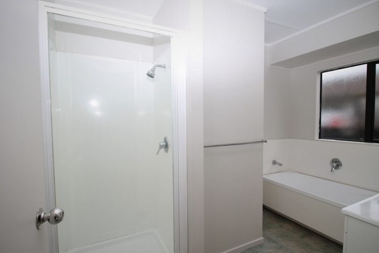 Photo of property in 2/32 Limond Street, Randwick Park, Auckland, 2105