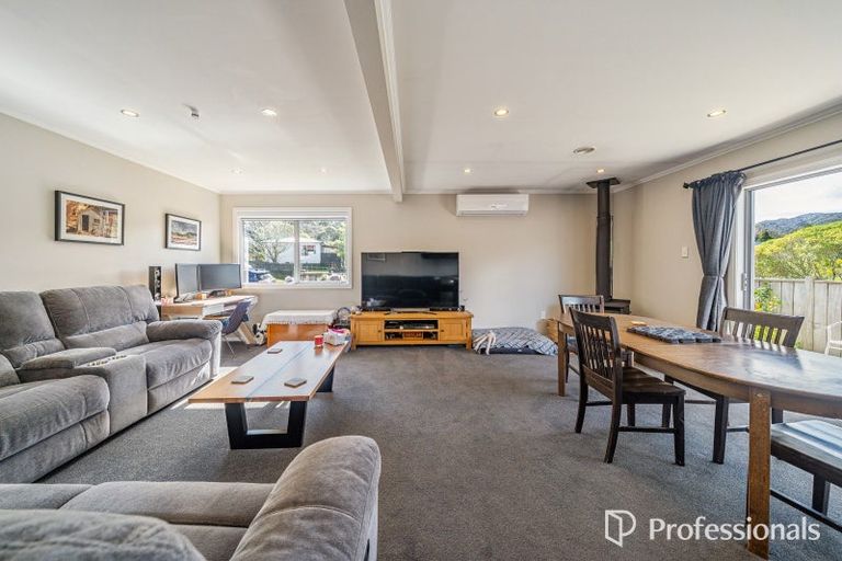 Photo of property in 25 Kendal Grove, Wainuiomata, Lower Hutt, 5014