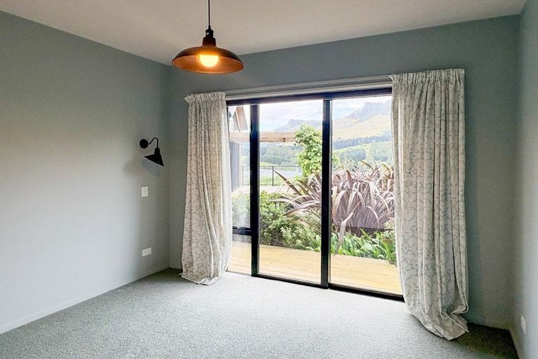 Photo of property in 12 Hollybank Lane, Allandale, Lyttelton, 8971