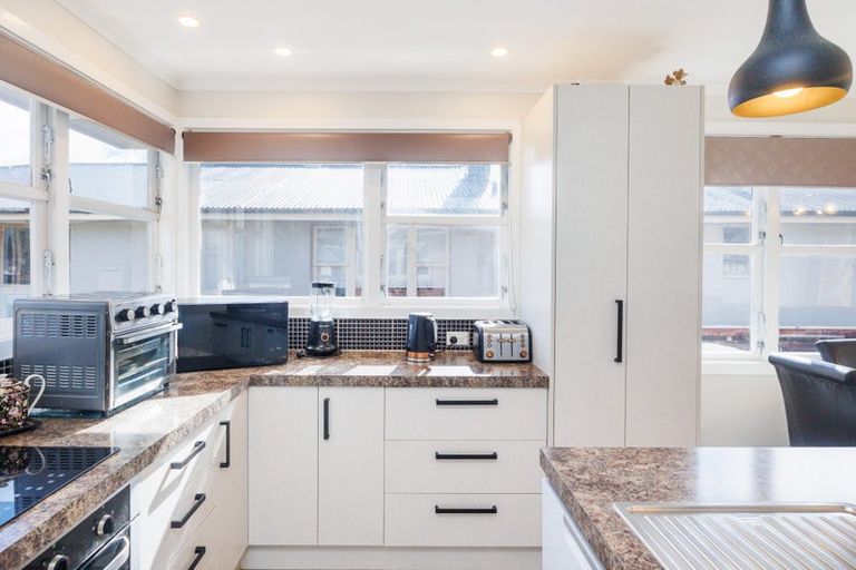 Photo of property in 33 Highbury Avenue, Highbury, Palmerston North, 4412