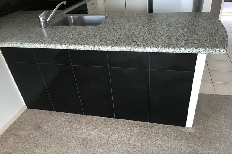 Photo of property in 1d/20 Ian Marwick Place, Birkenhead, Auckland, 0626