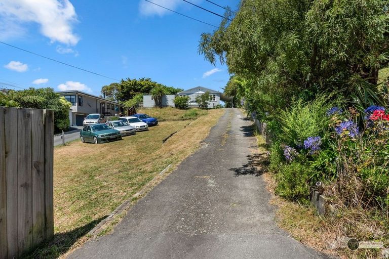 Photo of property in 15 Davis Grove, Wainuiomata, Lower Hutt, 5014