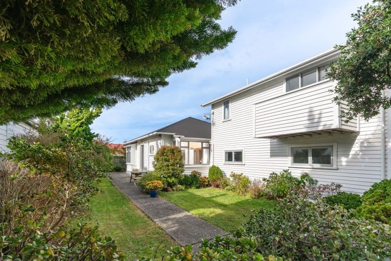 Photo of property in 30 Stone Street, Miramar, Wellington, 6022