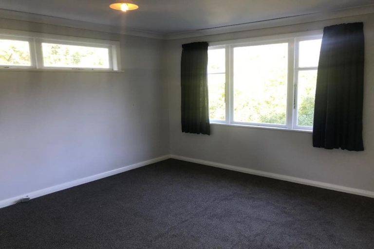 Photo of property in 141 Kamahi Street, Stokes Valley, Lower Hutt, 5019