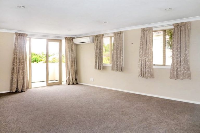 Photo of property in 19 Belle Verde Drive, Sunnynook, Auckland, 0630