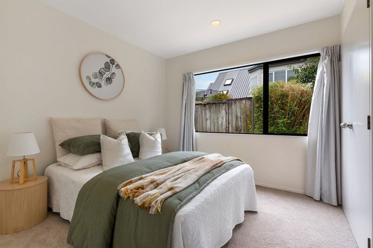 Photo of property in 15 Perendale Close, Somerville, Auckland, 2014
