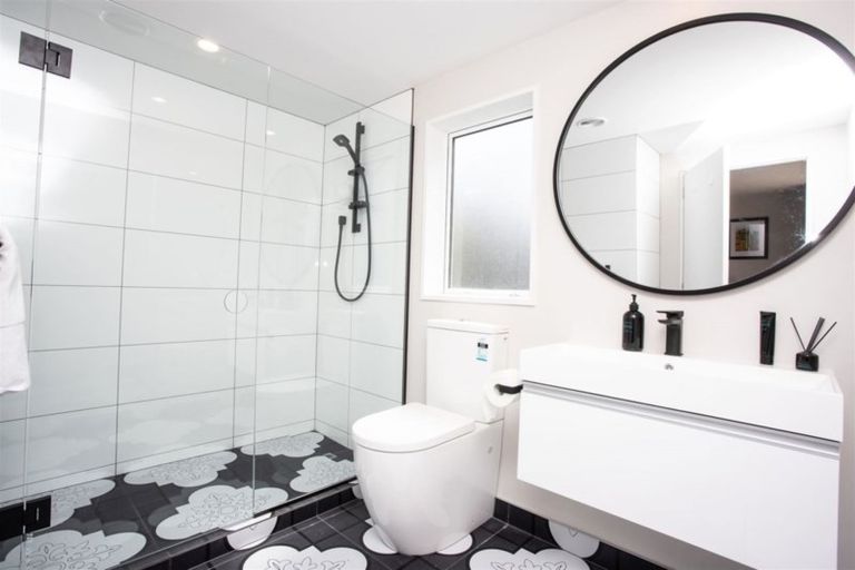 Photo of property in 16 Elmwood Road, Strowan, Christchurch, 8052