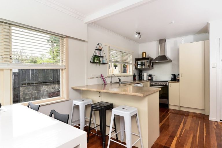 Photo of property in 99 Storey Avenue, Forest Lake, Hamilton, 3200