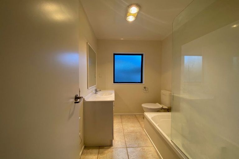 Photo of property in 16 Virginia Street, Henderson, Auckland, 0612