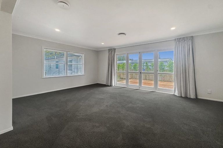 Photo of property in 55 Cambridge Road, Riverhead, 0820