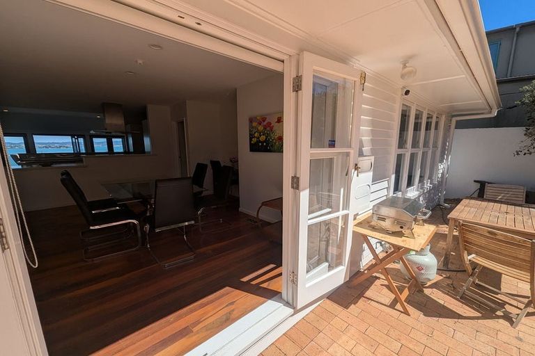 Photo of property in 18 Tizard Road, Birkenhead, Auckland, 0626