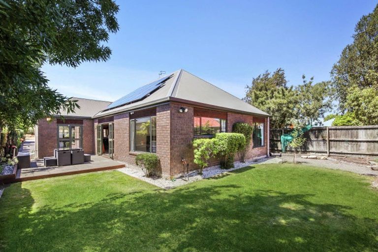 Photo of property in 2/343a Burwood Road, Burwood, Christchurch, 8083