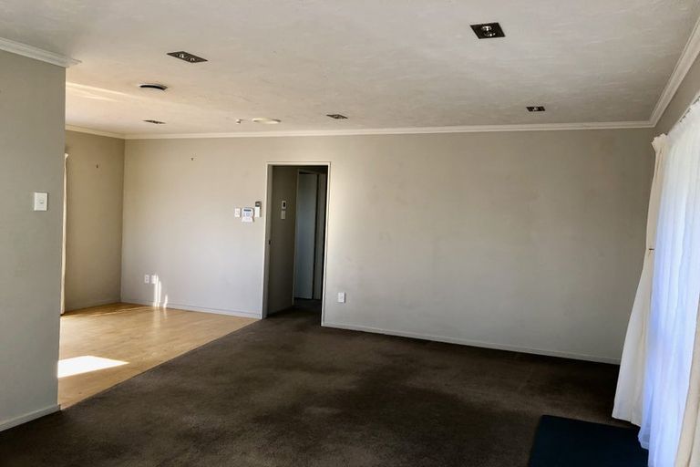 Photo of property in 15 Fenchurch Grove, Stokes Valley, Lower Hutt, 5019