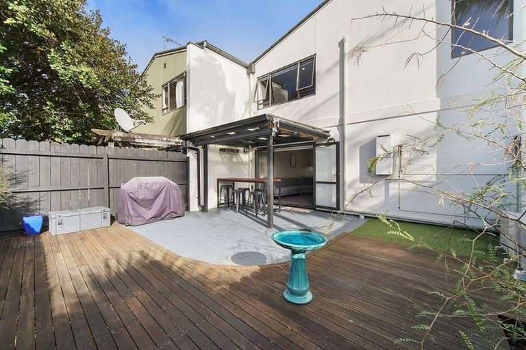 Photo of property in 14 Puma Drive, Golflands, Auckland, 2013